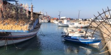 Viele offene Stellen in der Physiotherapie Schiffe und Boote im Hafen
